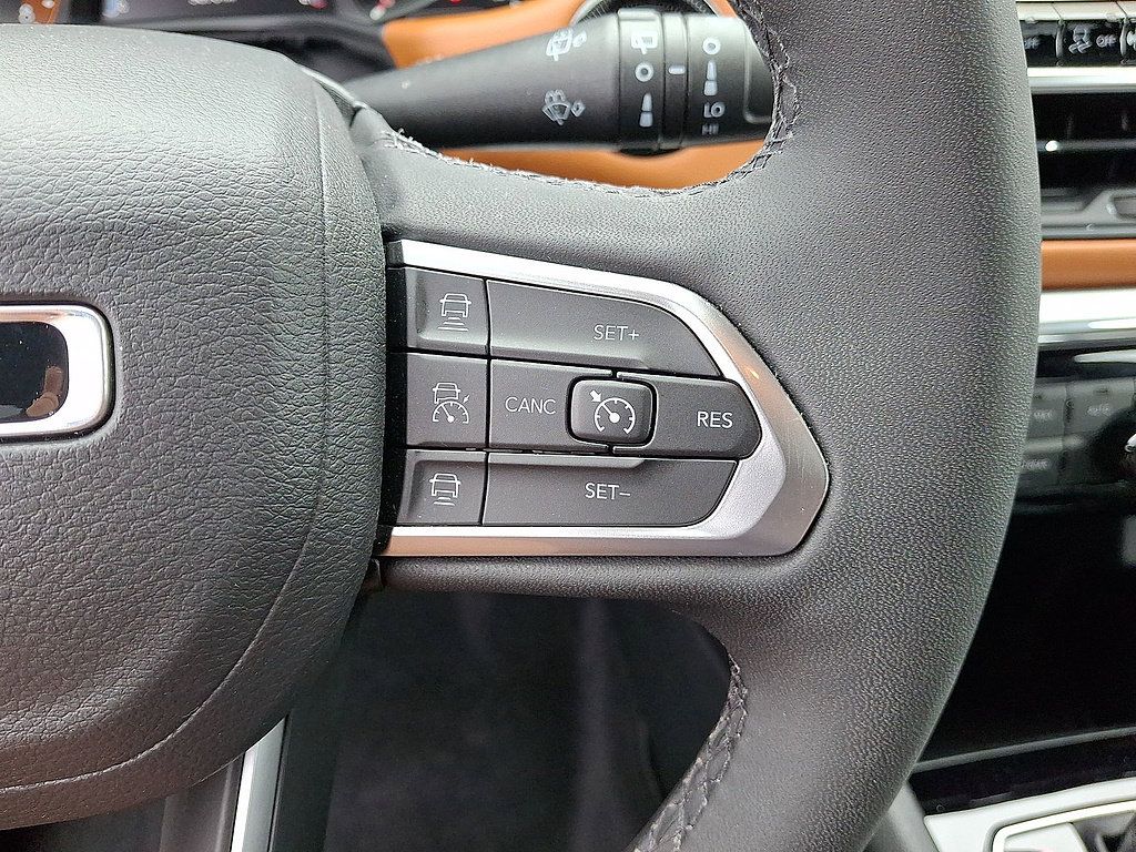 Certified 2024 Jeep Compass Limited AWD/4WD image 18