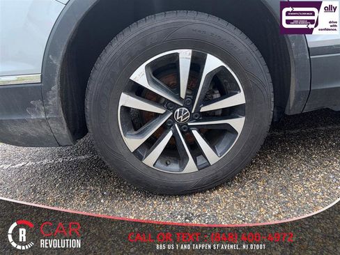 Used 2024 Volkswagen Tiguan S image 11