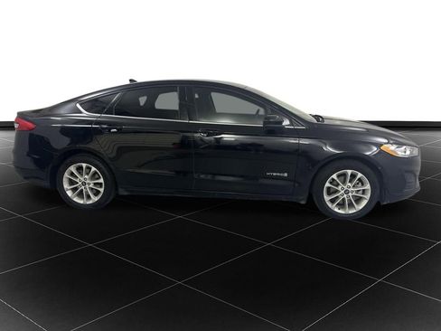 Used 2019 Ford Fusion SE FWD image 6