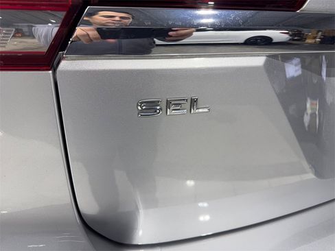 Used 2019 Volkswagen Atlas SEL image 24