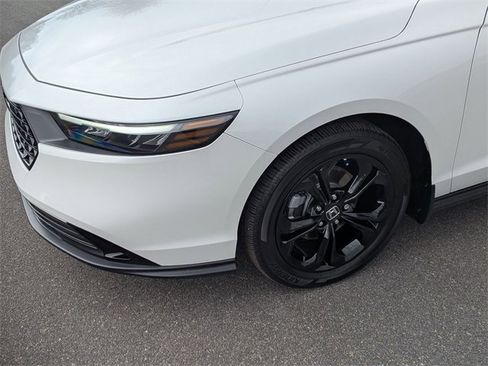 Used 2025 Honda Accord SE image 9