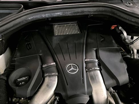 Used 2016 Mercedes-Benz GL 550 4MATIC image 31