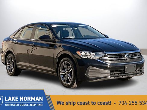 Used 2024 Volkswagen Jetta SE image 1