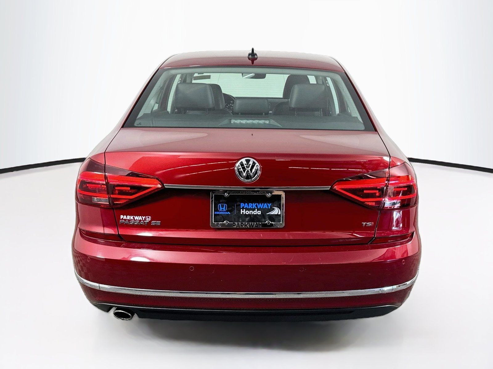 Used 2018 Volkswagen Passat 2.0T SE FWD image 7