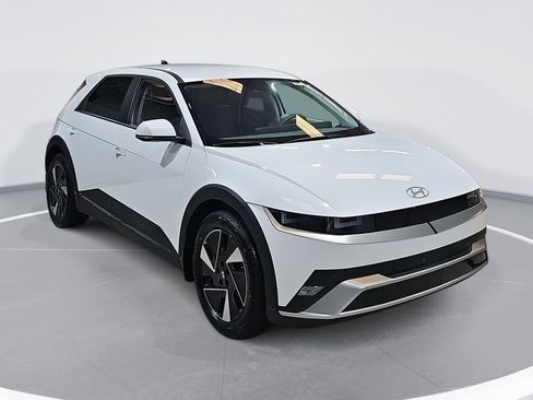 New 2026 Hyundai Ioniq 5 SE image 3