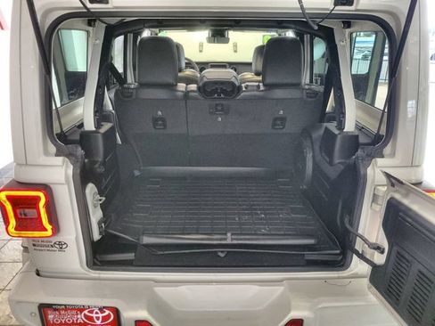 Used 2022 Jeep Wrangler Unlimited Sahara AWD/4WD image 24