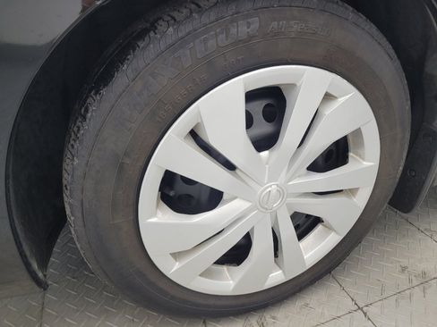 Used 2020 Nissan Versa S FWD image 31