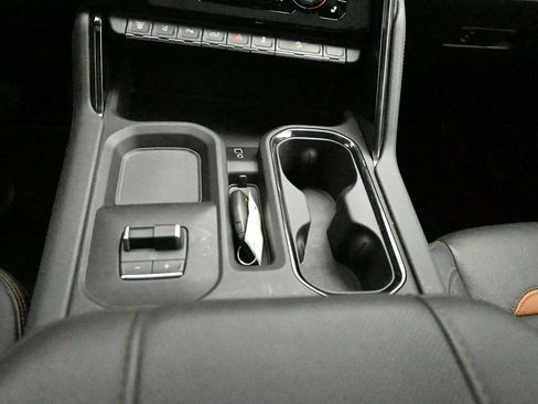 Used 2025 GMC Sierra 2500 AT4 w/ AT4 Premium Plus Package AWD/4WD image 22
