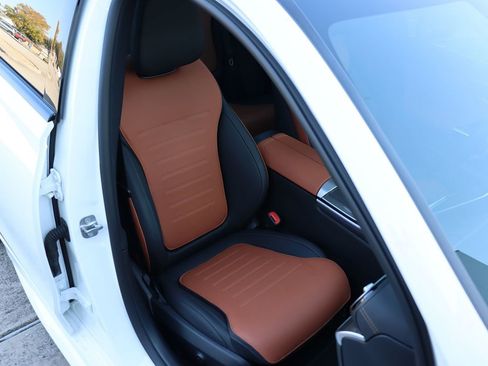 Used 2025 Mercedes-Benz C 300 Sedan image 35