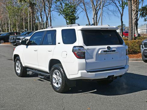 Used 2018 Toyota 4Runner SR5 image 3