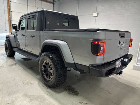 Used 2020 Jeep Gladiator Overland AWD/4WD image 19