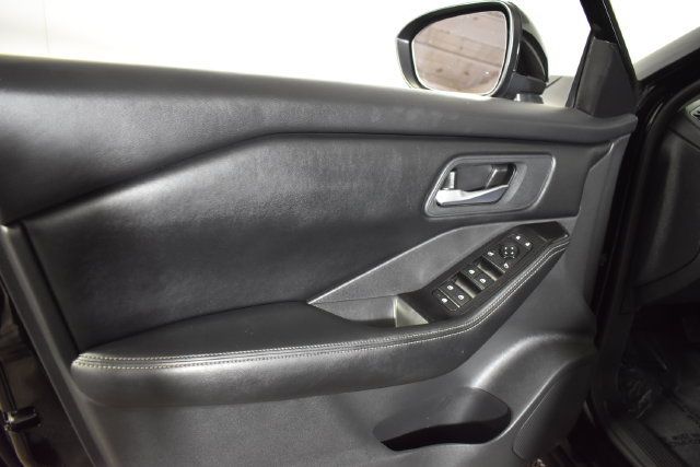 Used 2024 Nissan Rogue SV AWD/4WD image 7