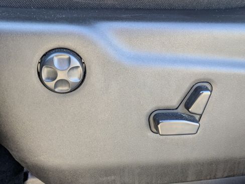 Used 2023 Dodge Durango GT image 24