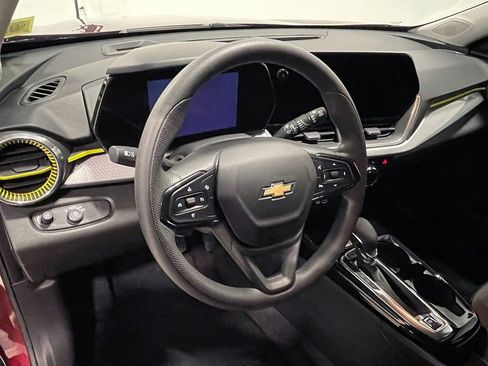 Used 2024 Chevrolet Trax LT image 19