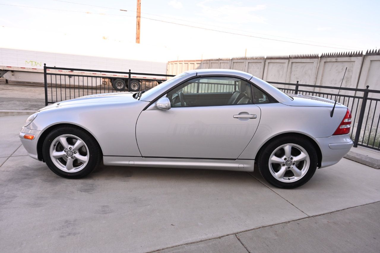 Used 2002 Mercedes-Benz SLK 320 image 5