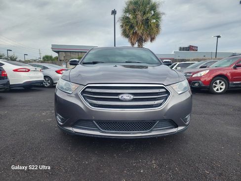 Used 2013 Ford Taurus Limited image 4