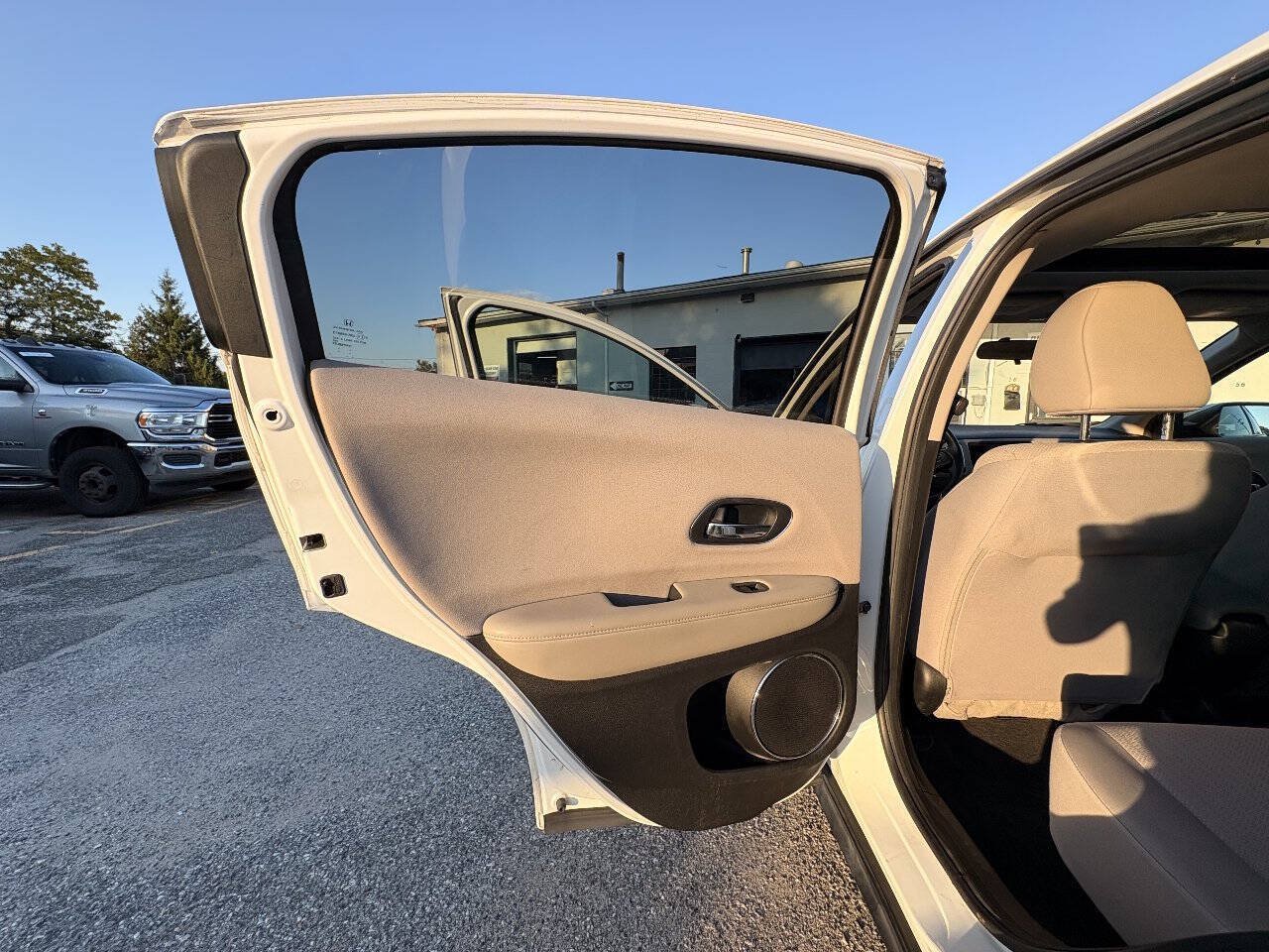 Used 2016 Honda HR-V EX image 14
