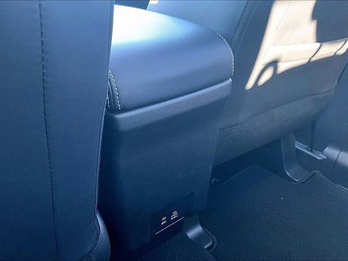 Used 2024 Mitsubishi Eclipse Cross SE image 32