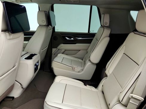 Used 2024 GMC Yukon Denali w/ Advanced Technology Package AWD/4WD image 23