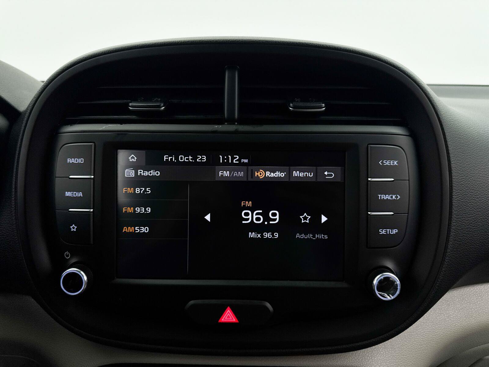 Used 2025 Kia Soul LX w/ LX Technology Package FWD image 4