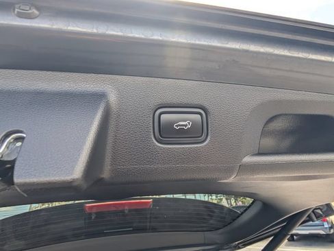 Used 2024 Hyundai Palisade SEL FWD image 16