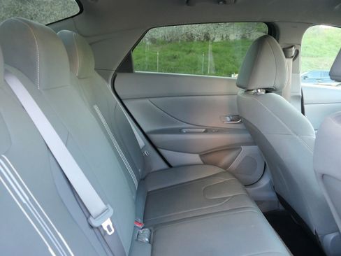 Used 2023 Hyundai Elantra Blue image 22