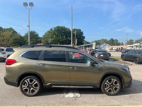 Used 2025 Subaru Ascent Touring AWD/4WD image 3