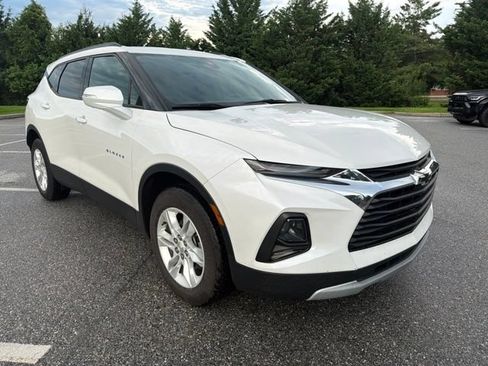Used 2022 Chevrolet Blazer LT w/ Sound & Technology Package AWD/4WD image 2