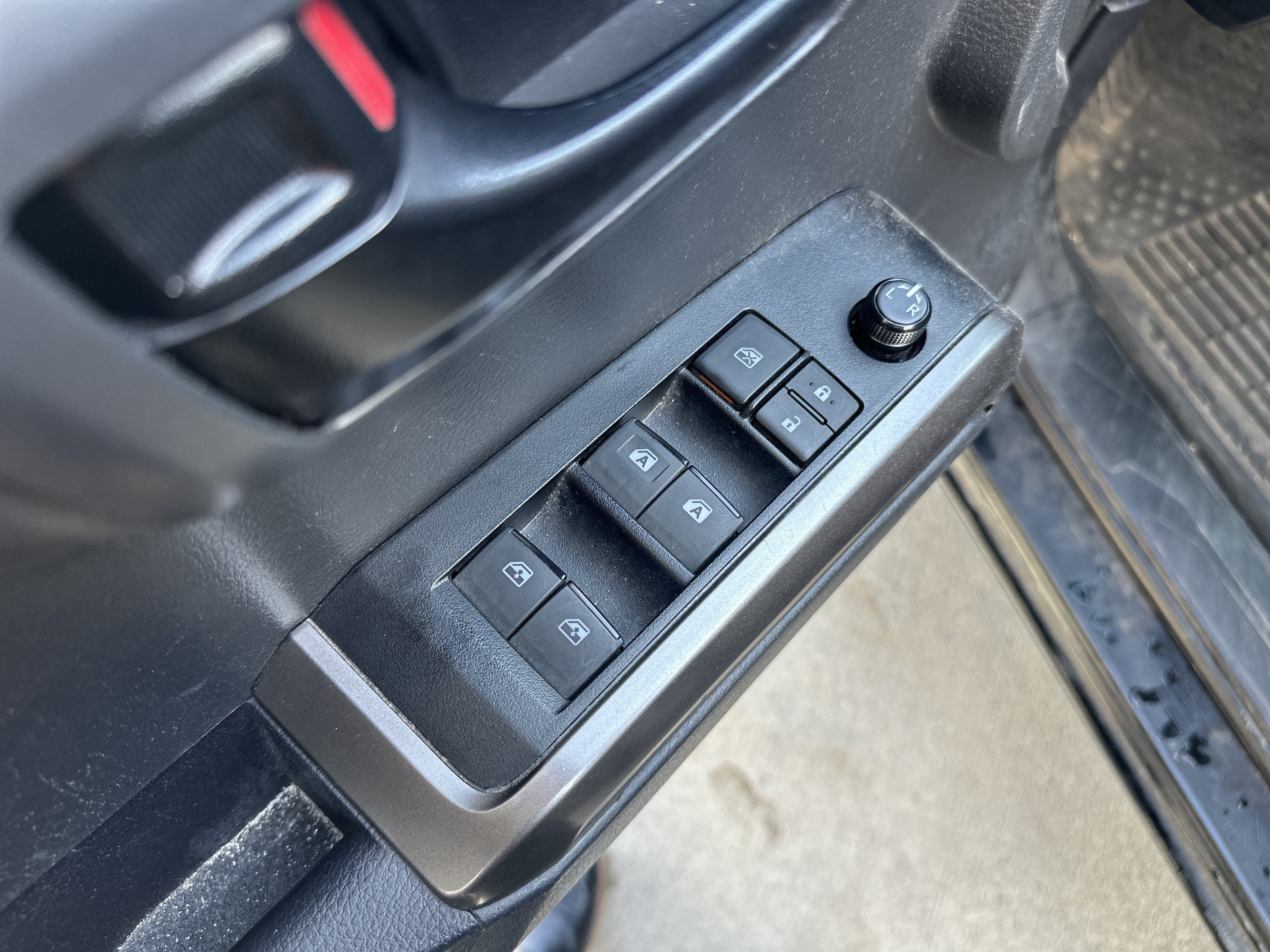 Used 2023 Toyota Tacoma SR5 w/ Technology Package AWD/4WD image 14