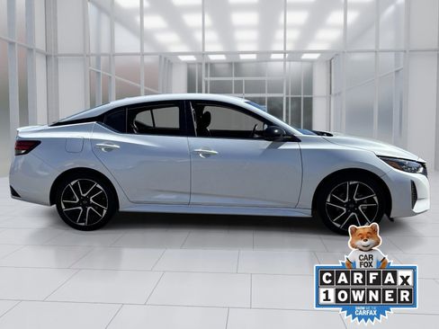 Certified 2025 Nissan Sentra SR FWD image 7