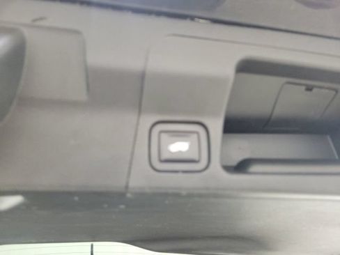 Used 2017 GMC Acadia Denali w/ Technology Package FWD image 15