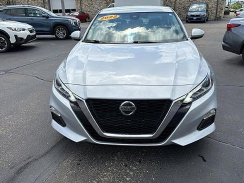 Used 2022 Nissan Altima 2.5 SV FWD image 2
