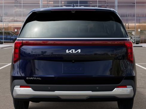 New 2027 Kia Carnival FWD image 13