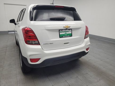 Used 2022 Chevrolet Trax LS w/ Tint and Cruise Package AWD/4WD image 6