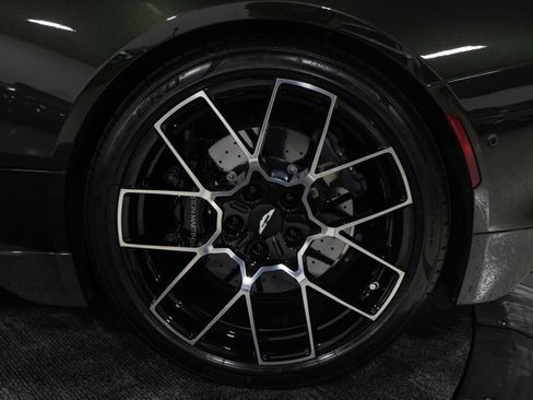 Used 2025 Aston Martin Vanquish image 29