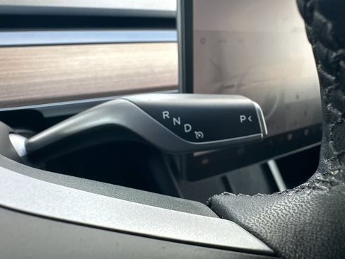 Used 2025 Tesla Model Y Long Range image 22