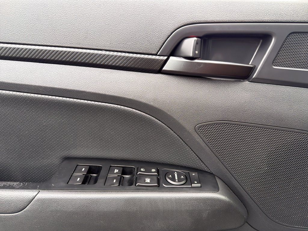 Used 2020 Hyundai Elantra Sport w/ Premium Package 02 FWD image 19
