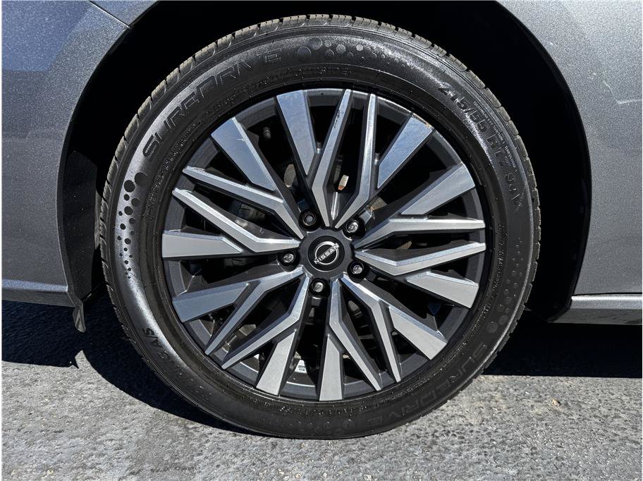 Used 2025 Nissan Altima 2.5 SV AWD/4WD image 29
