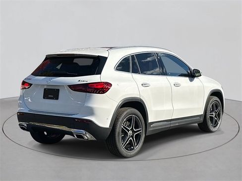 New 2026 Mercedes-Benz GLA 250 4MATIC image 4
