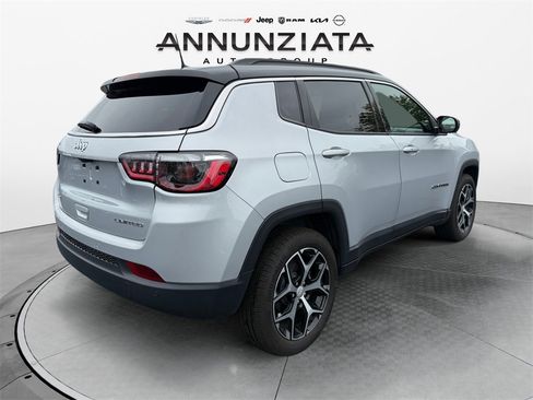 Used 2024 Jeep Compass Limited image 5