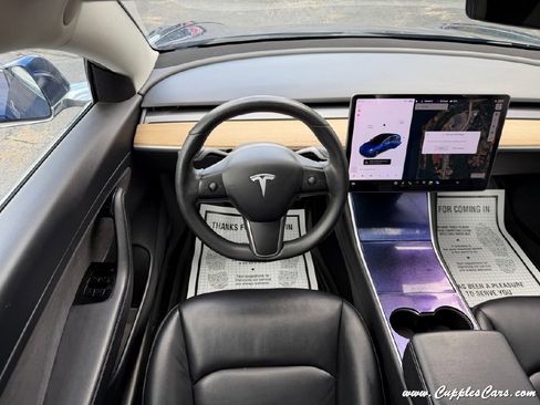 Used 2020 Tesla Model 3 Standard Range Plus RWD image 17