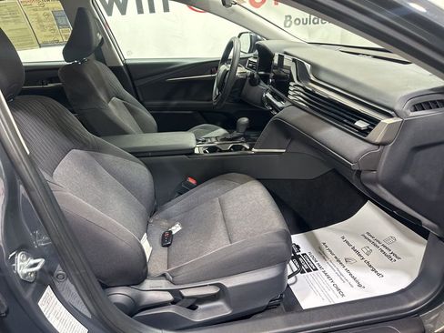 Used 2025 Toyota Camry LE image 12
