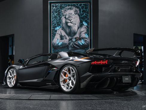 Used 2021 Lamborghini Aventador SVJ image 8