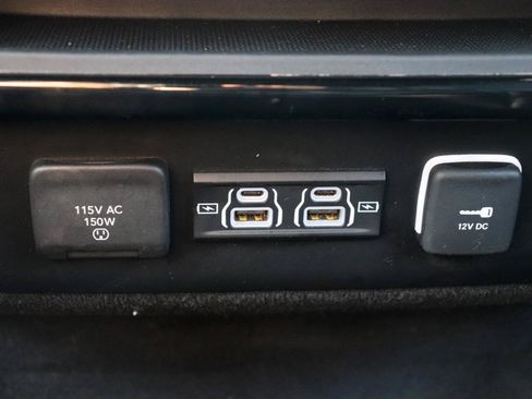 Used 2024 Jeep Wagoneer L Series II w/ Flexible Seating Group AWD/4WD image 24