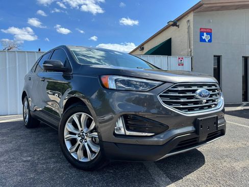 Used 2019 Ford Edge Titanium w/ Equipment Group 301A AWD/4WD image 9