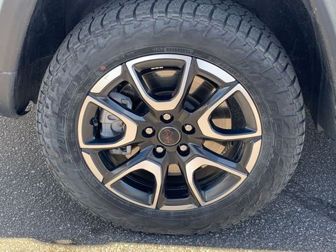 Used 2025 Jeep Compass Trailhawk image 29