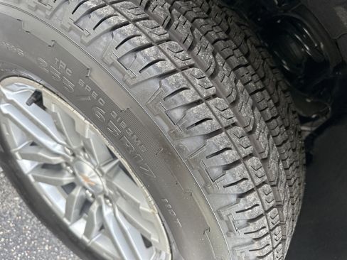 Used 2025 Chevrolet Colorado LT w/ Advanced Trailering Package image 7