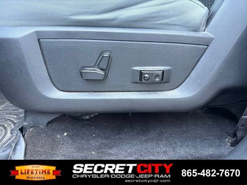 Used 2017 RAM 2500 Big Horn w/ Sport Appearance Group AWD/4WD image 32