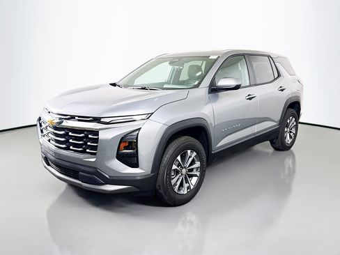 Used 2026 Chevrolet Equinox LT FWD image 4