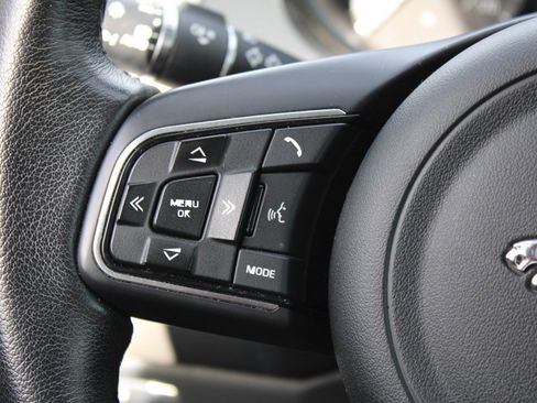 Used 2019 Jaguar E-PACE S image 18